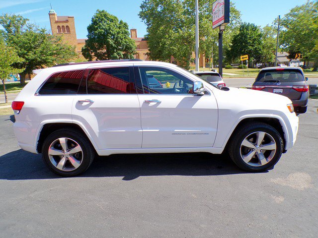 Used 2015 Jeep Grand Cherokee Overland AWD/4WD image 3