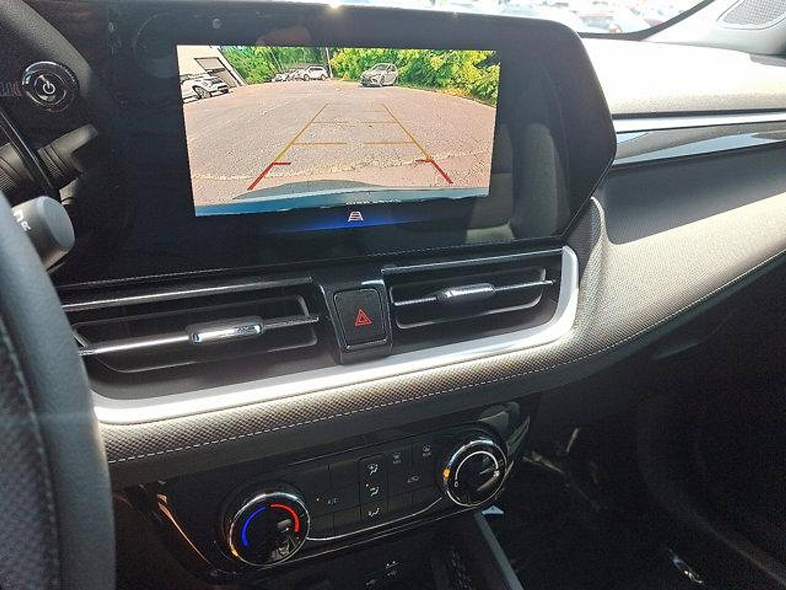 Used 2024 Chevrolet TrailBlazer LT w/ Driver Confidence Package image 55