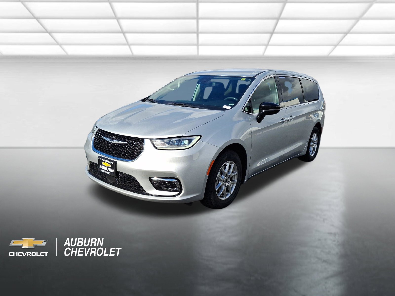 Used 2024 Chrysler Pacifica Touring-L FWD image 7