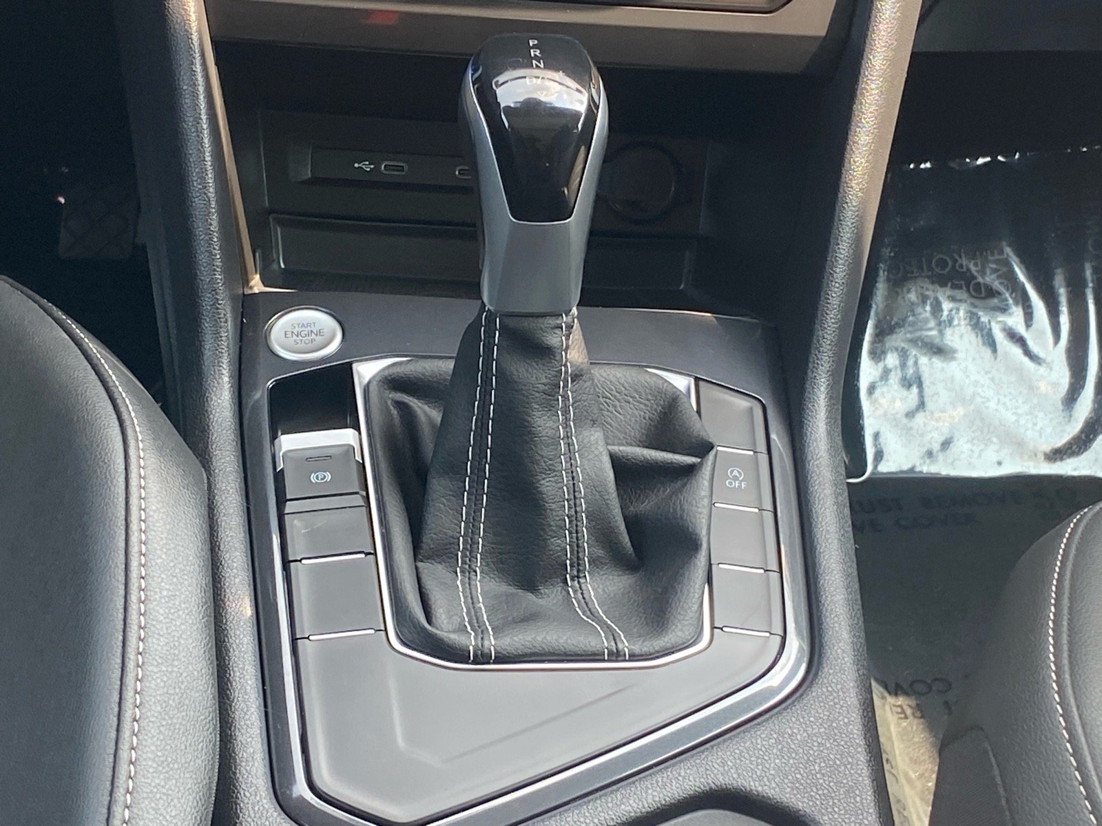 Certified 2023 Volkswagen Tiguan SE w/ Panoramic Sunroof Package FWD image 11