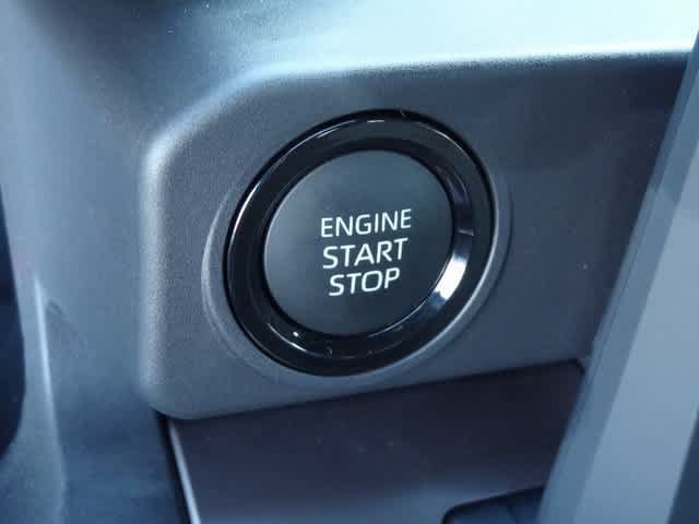 Used 2025 Toyota Tacoma SR5 AWD/4WD image 15