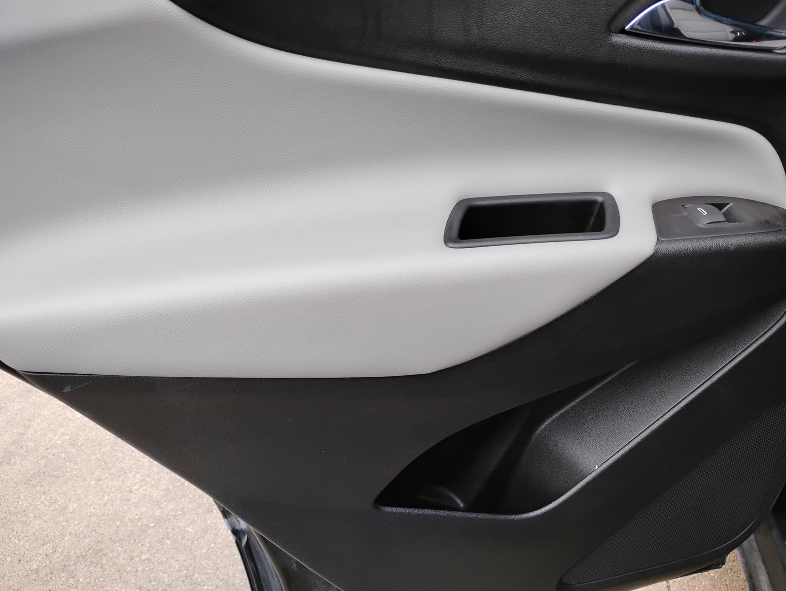 Used 2019 Chevrolet Equinox LS image 15