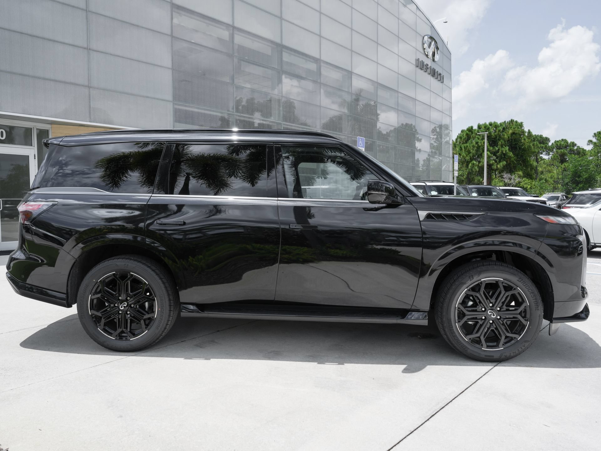 Certified 2026 INFINITI QX80 4WD image 11