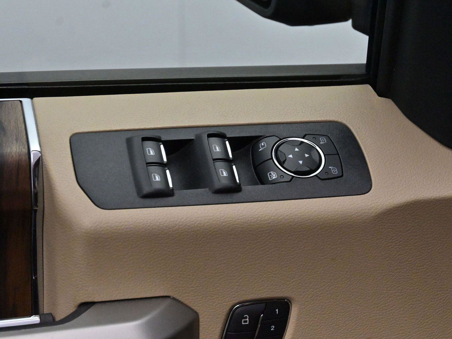 Used 2019 Ford F150 Lariat w/ Equipment Group 502A Luxury image 12