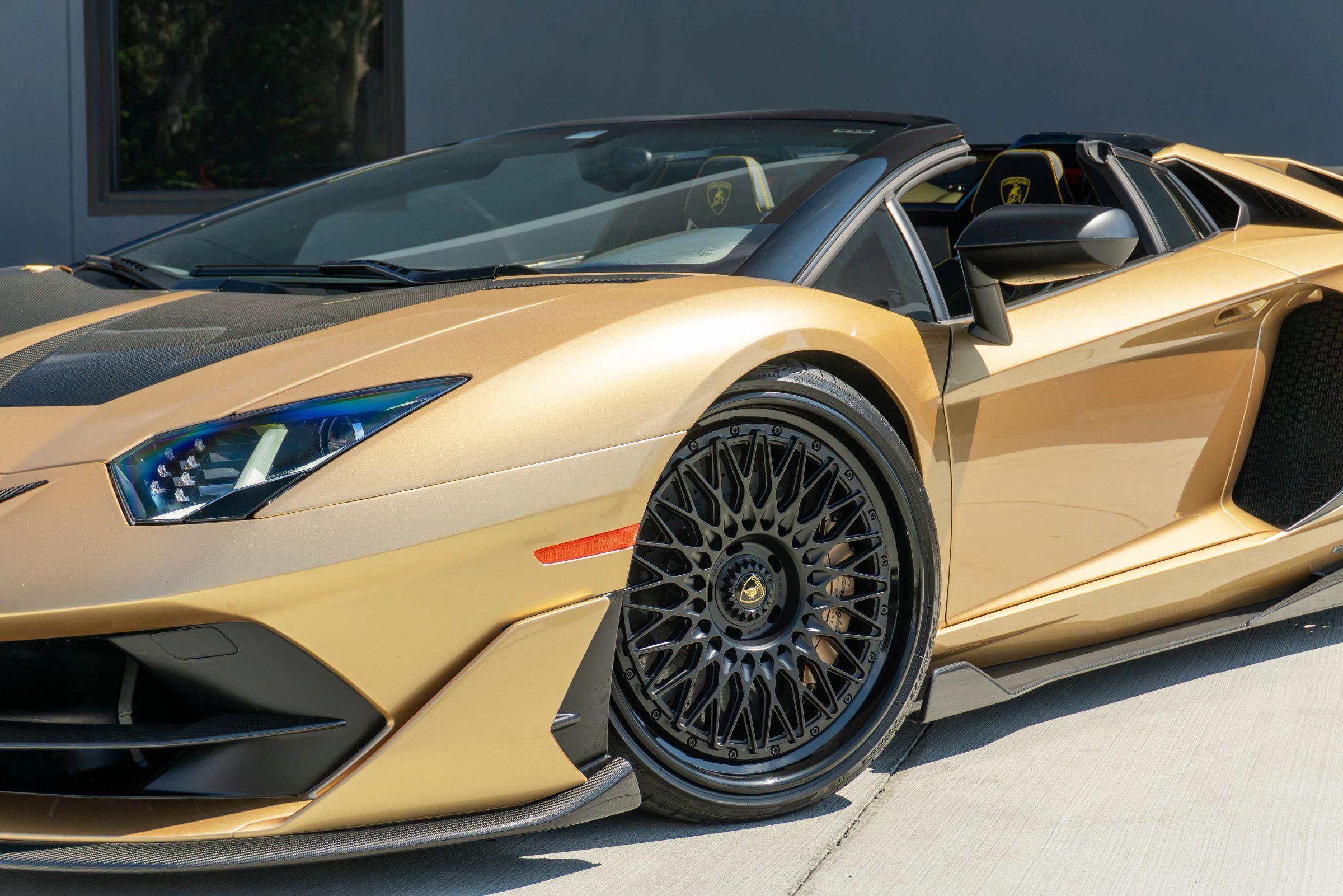 Used 2020 Lamborghini Aventador SVJ AWD/4WD image 27