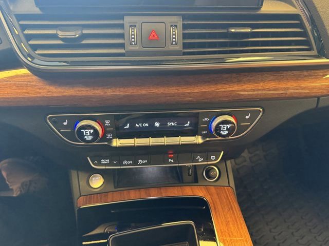 Used 2022 Audi Q5 2.0T Premium w/ Convenience Package AWD/4WD image 18