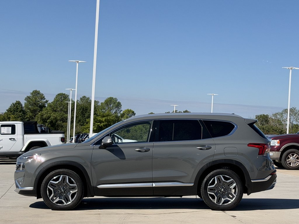 Used 2022 Hyundai Santa Fe Limited FWD image 3