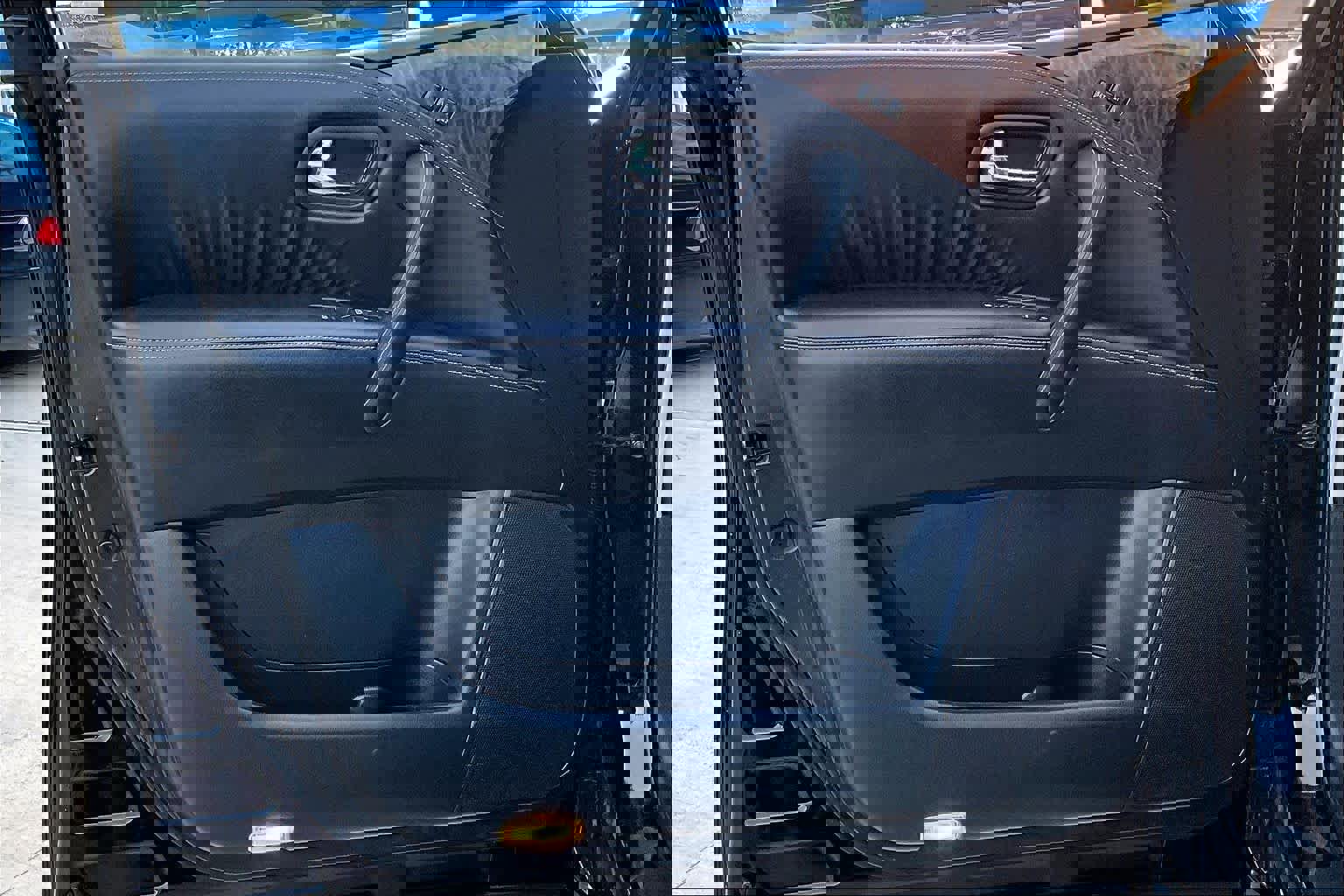 Used 2020 Nissan Armada SL w/ Premium Package image 21