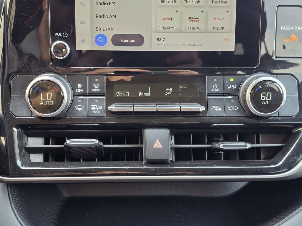 Used 2024 Toyota Highlander LE image 15