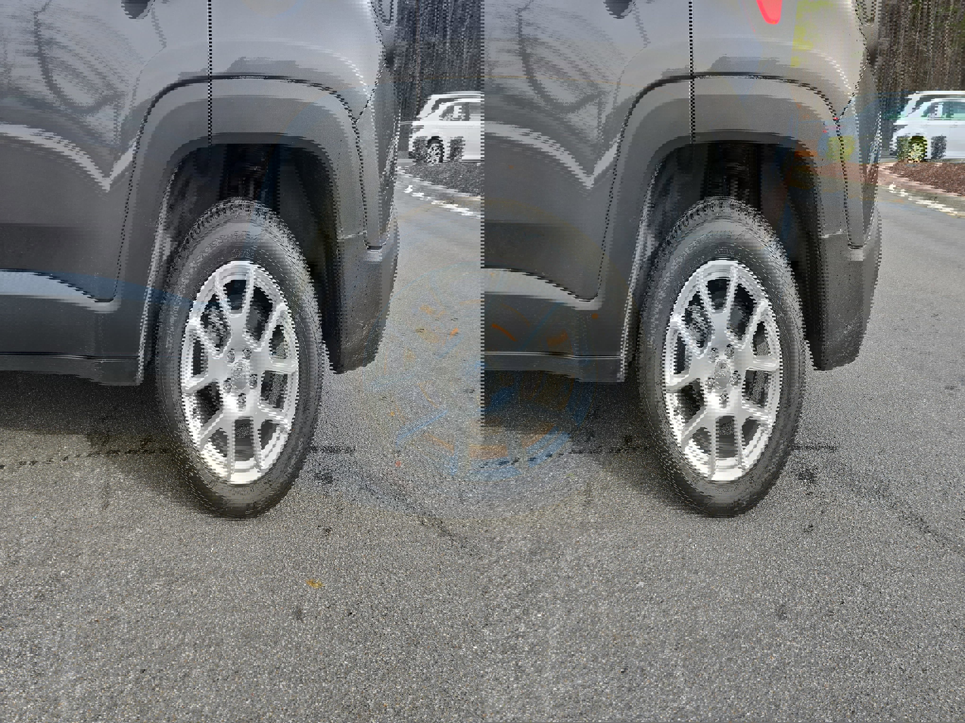 Used 2020 Jeep Renegade Latitude w/ Popular Equipment Group image 34