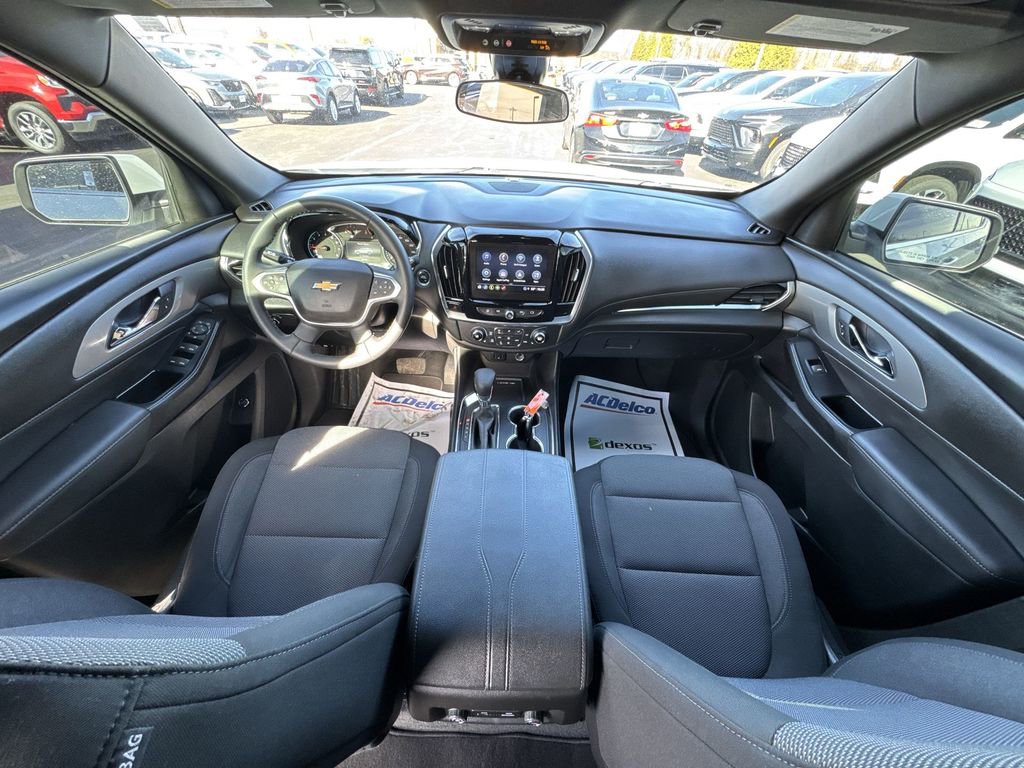 Used 2023 Chevrolet Traverse LT image 21