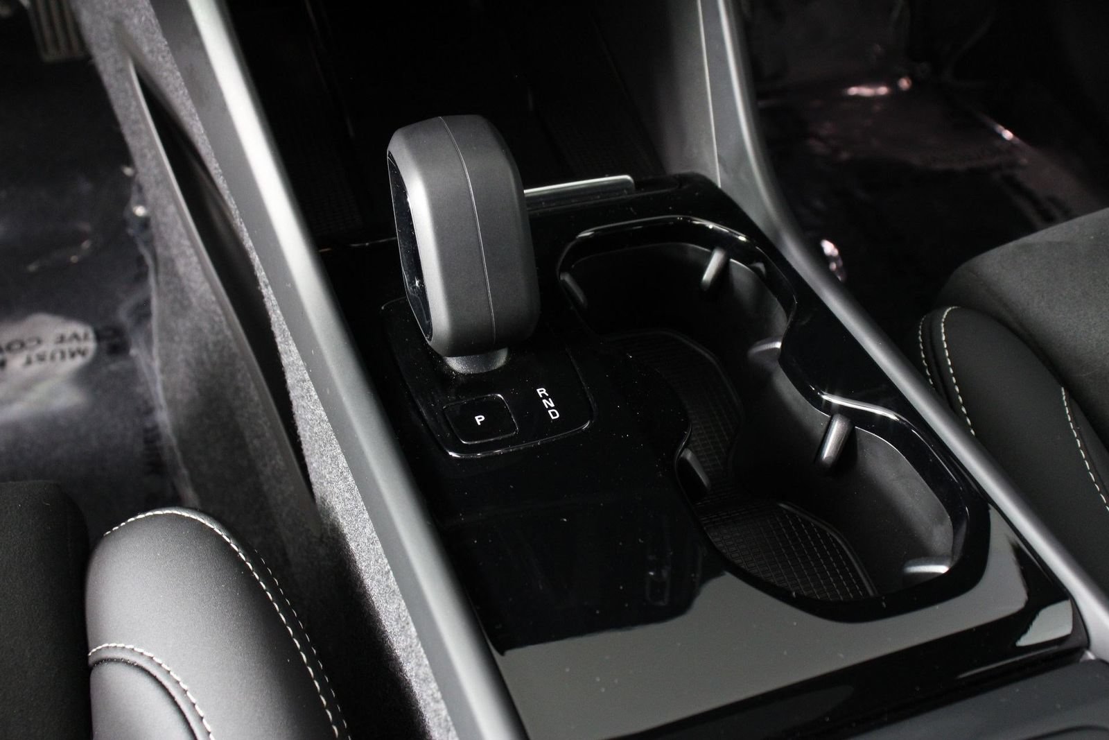 Certified 2023 Volvo C40 P8 Recharge Ultimate w/ Protection Package Premier AWD/4WD image 15