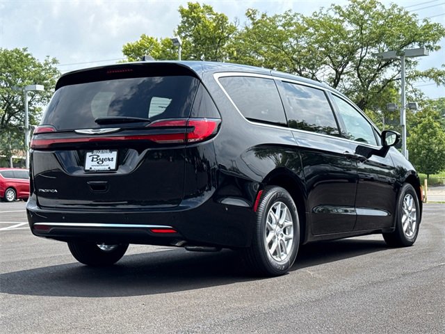New 2025 Chrysler Pacifica Select image 7