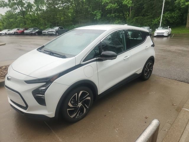 Used 2023 Chevrolet Bolt LT w/ Infotainment Package FWD video 1
