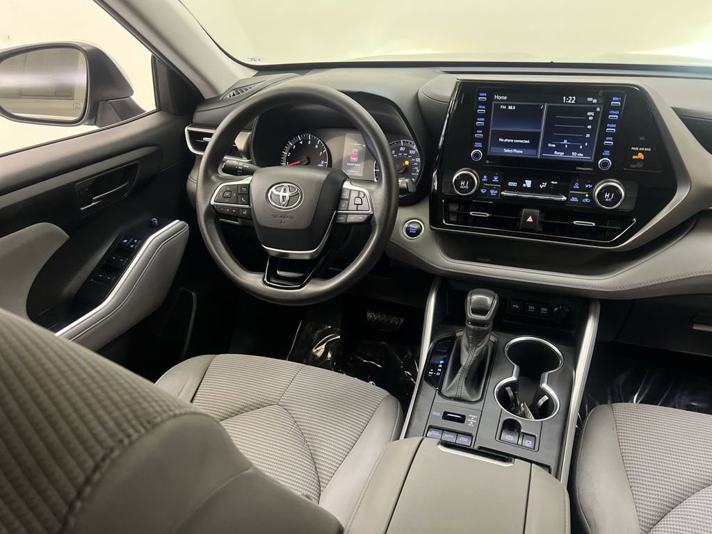 Used 2020 Toyota Highlander L image 31