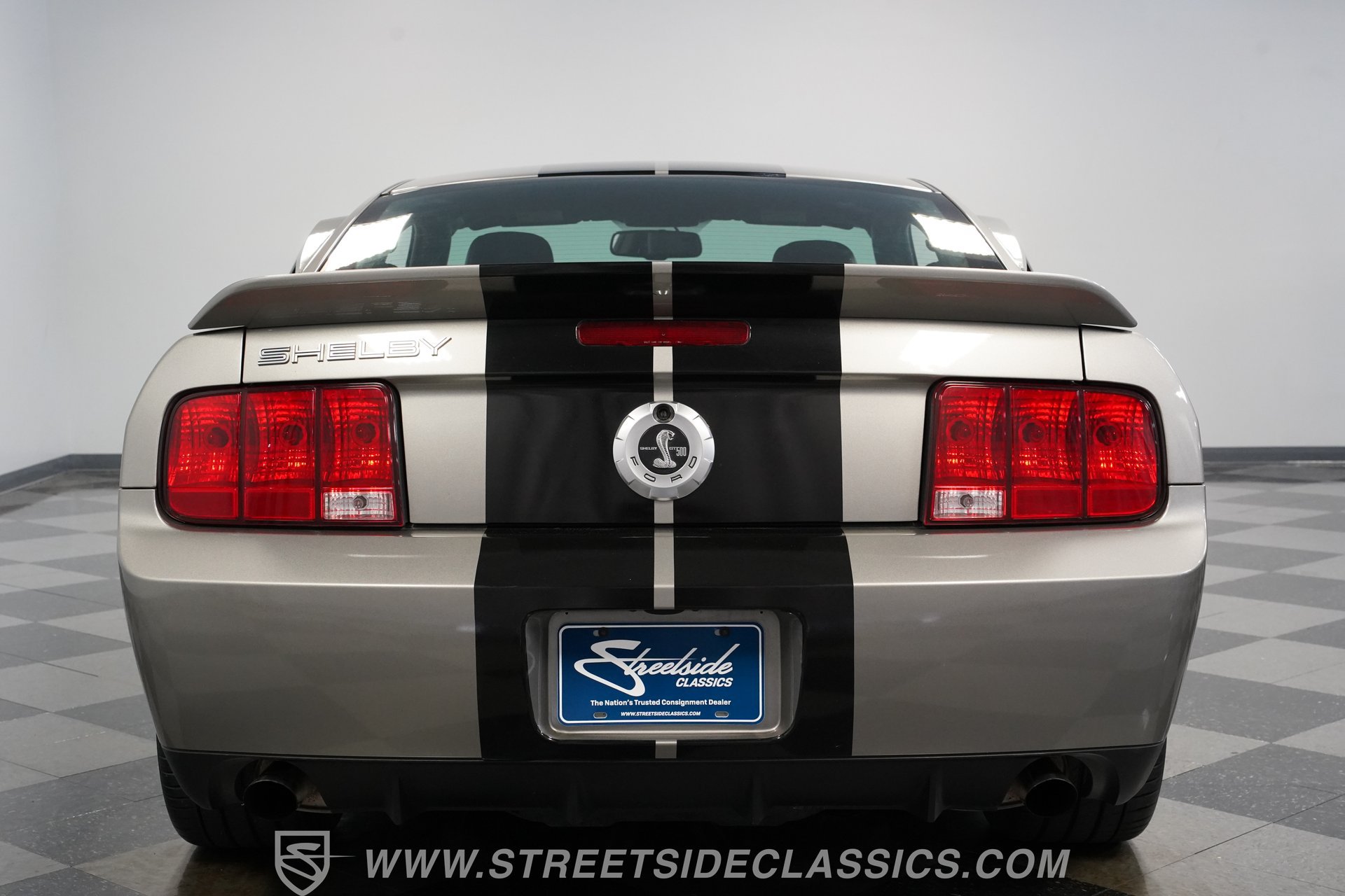 Used 2009 Ford Mustang Shelby GT500 RWD image 11