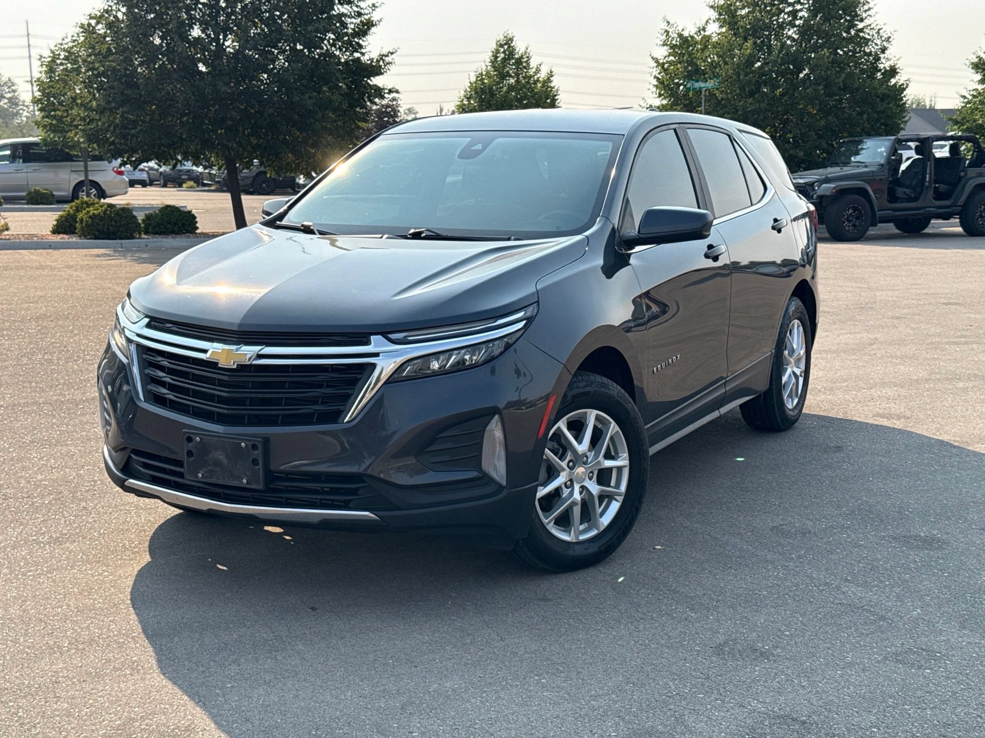 Used 2023 Chevrolet Equinox LT w/ Driver Convenience Package AWD/4WD image 3