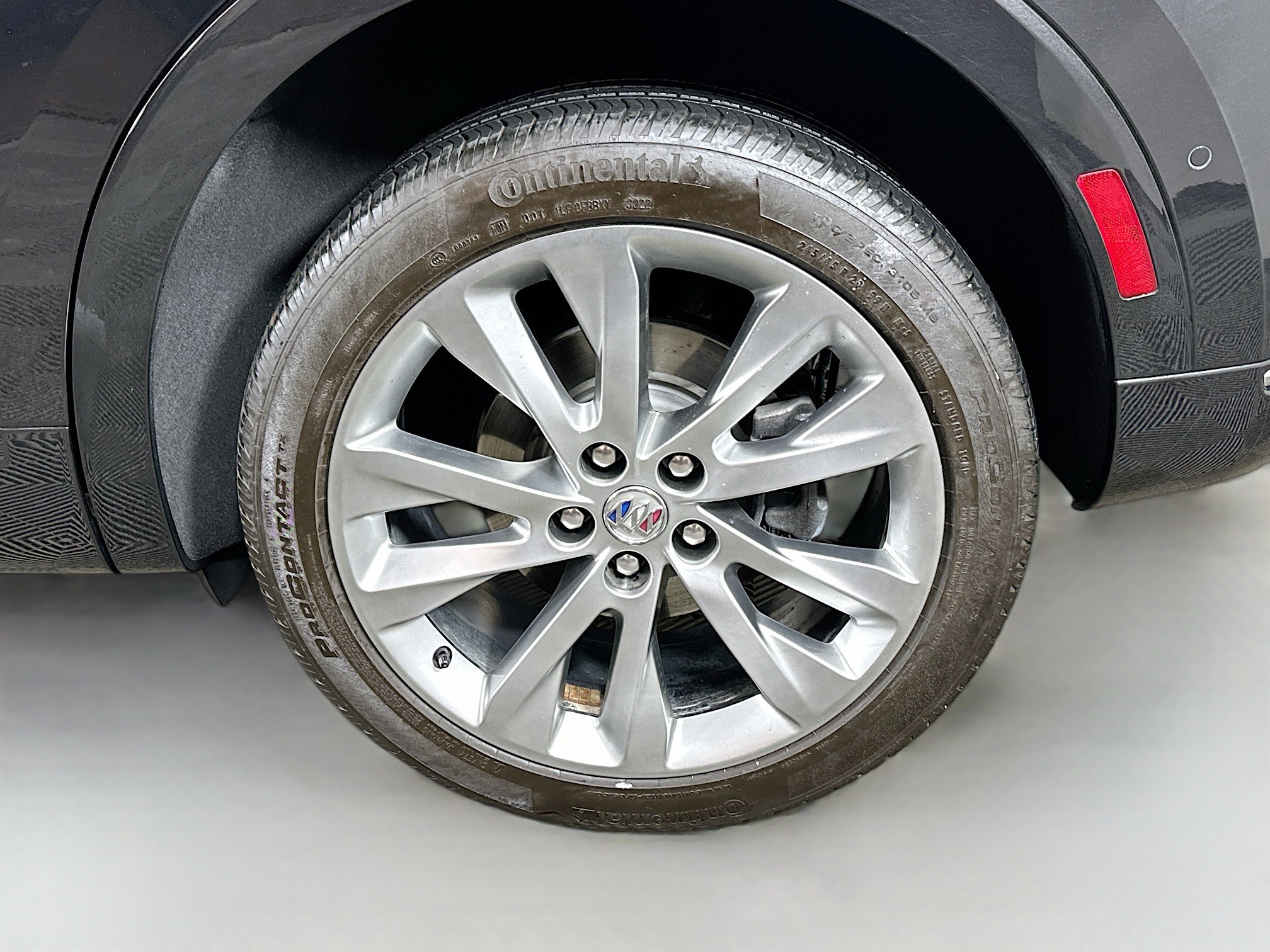 Used 2023 Buick Envision Avenir AWD/4WD image 32