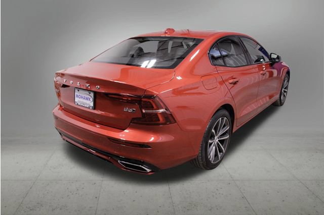 Used 2022 Volvo S60 B5 Momentum w/ Advanced Package image 5