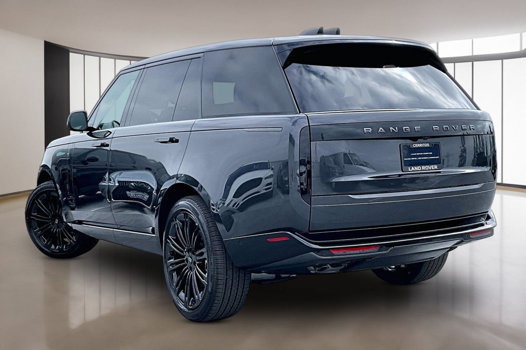 New 2027 Land Rover Range Rover Long Wheelbase SE AWD/4WD image 3