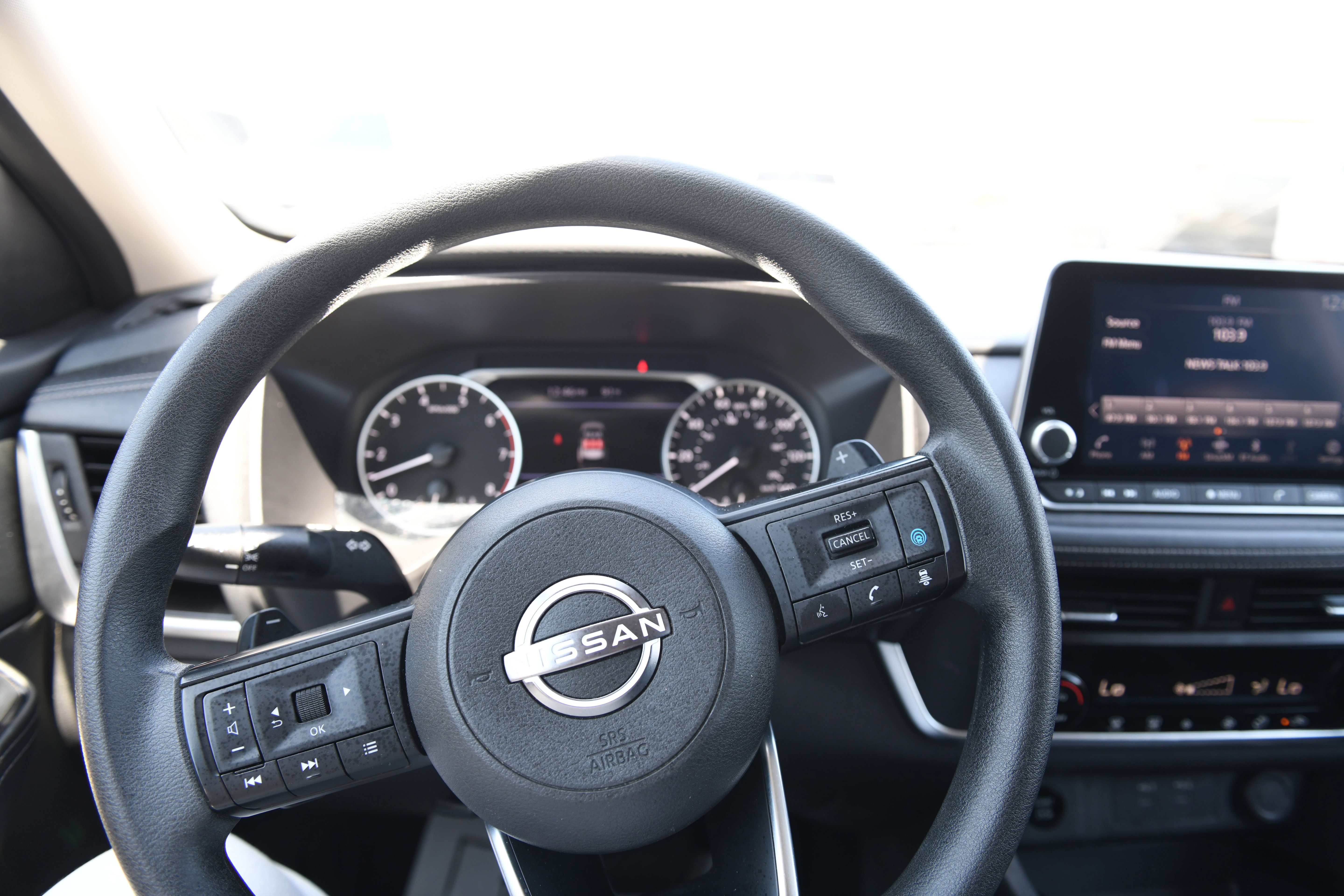 Used 2024 Nissan Rogue SV AWD/4WD image 18