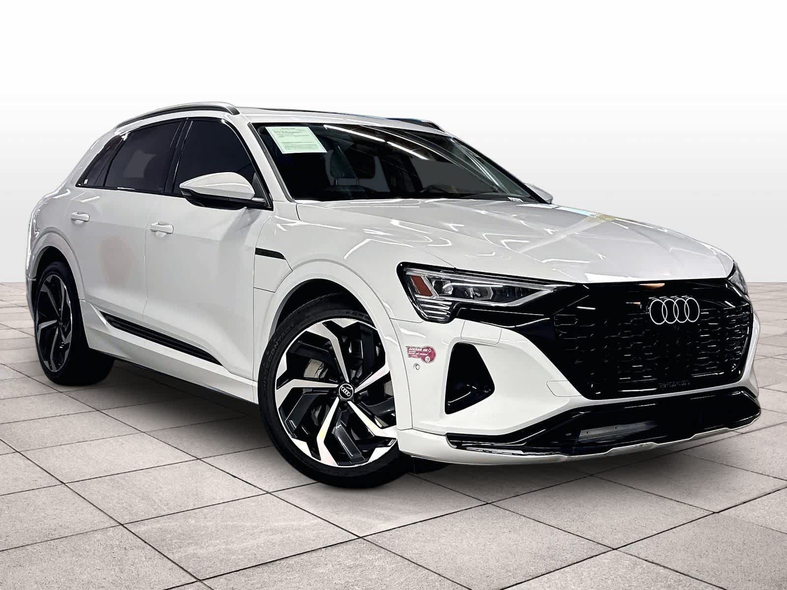 Used 2024 Audi Q8 e-tron Premium Plus AWD/4WD image 2