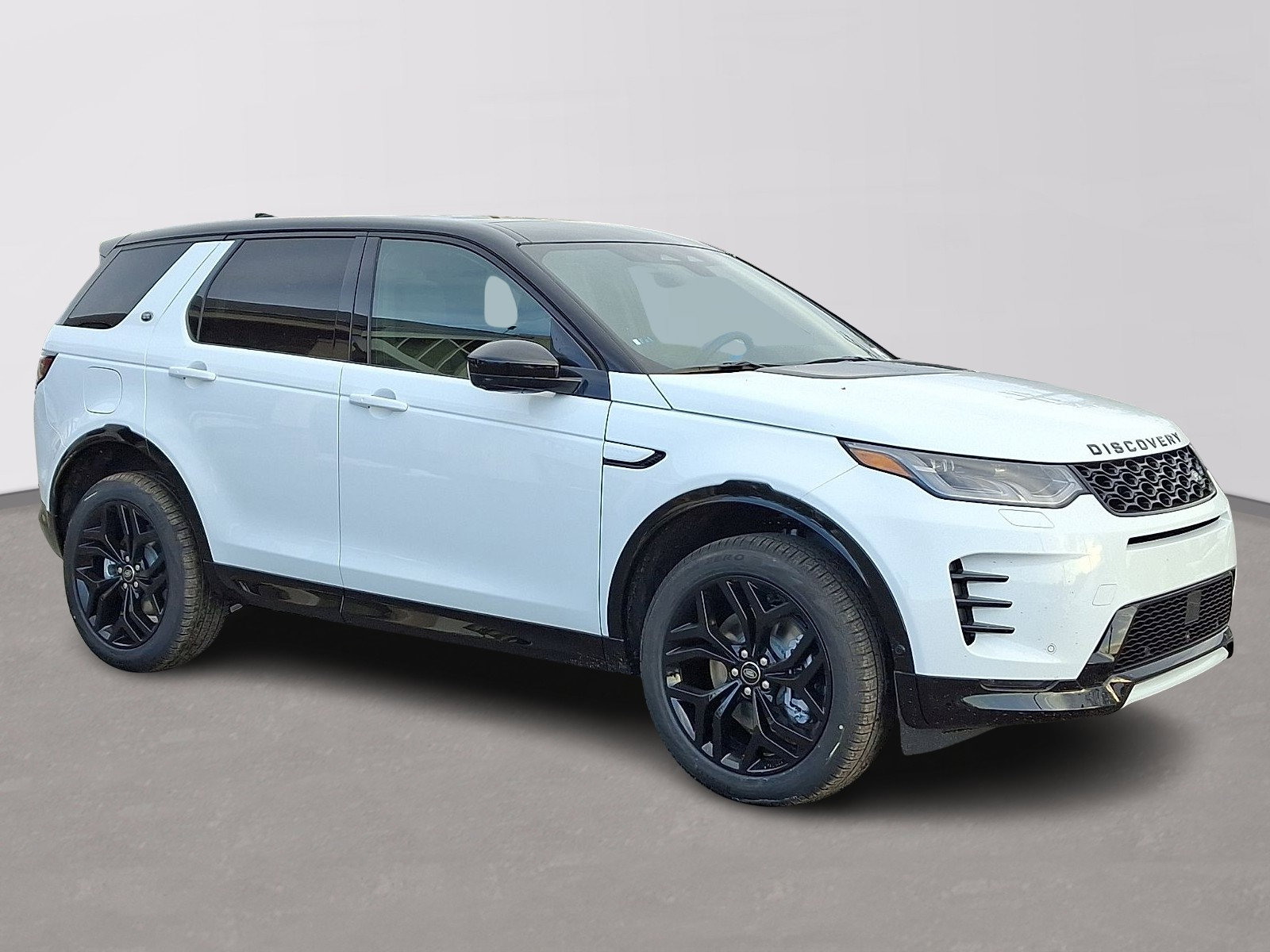 New 2026 Land Rover Discovery Sport Landmark image 2