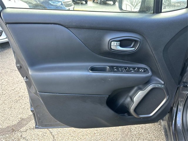 Certified 2019 Jeep Renegade Limited w/ UConnect 8.4 Nav Group image 15