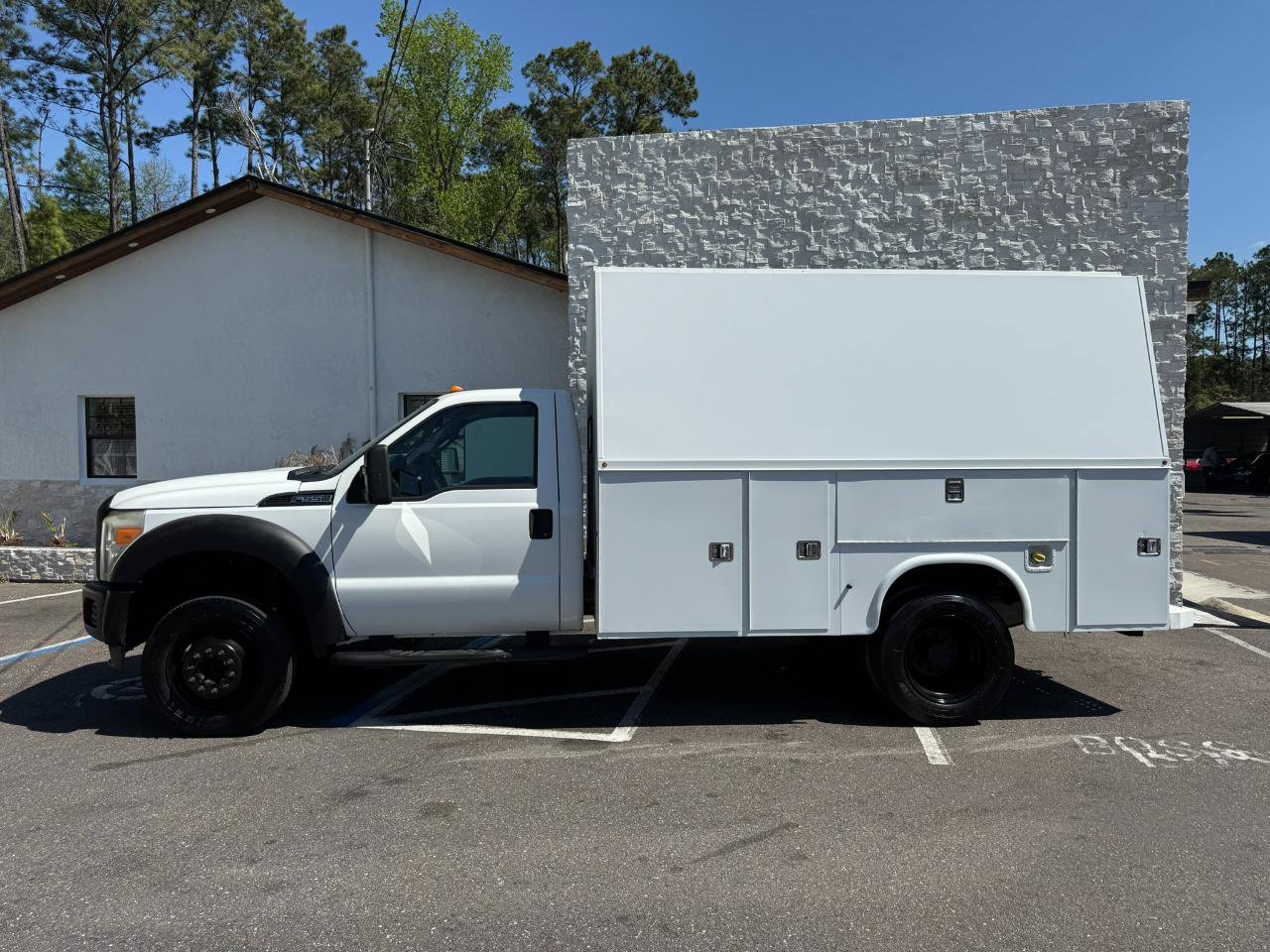 Used 2012 Ford F550 Luxury RWD image 2