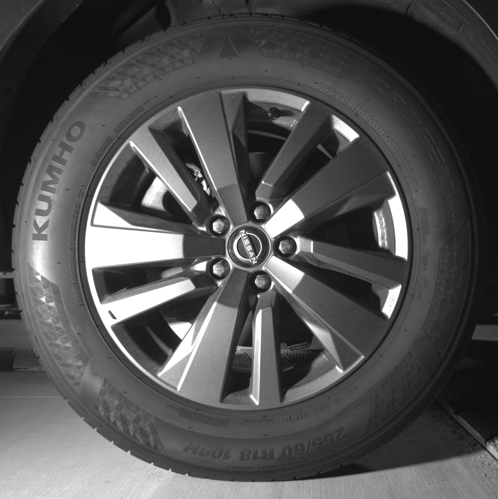 Used 2025 Nissan Pathfinder SV FWD image 15