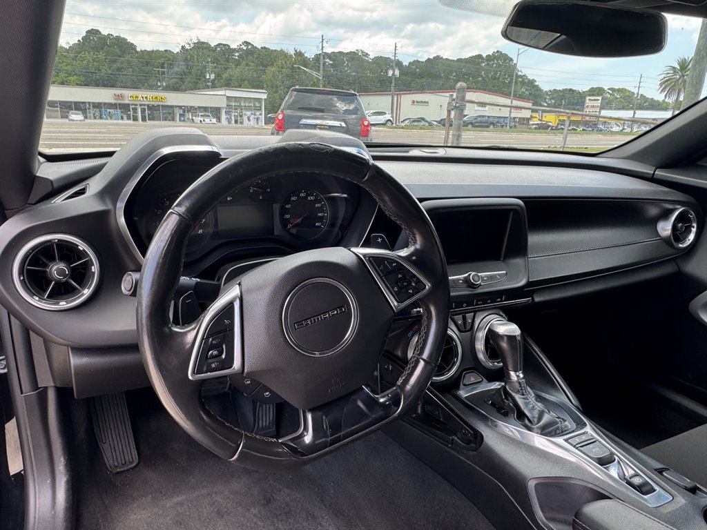 Used 2020 Chevrolet Camaro LT RWD image 11