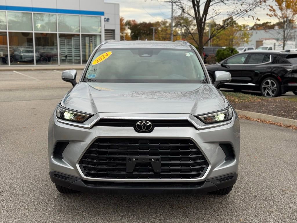 Used 2024 Toyota Grand Highlander XLE image 2
