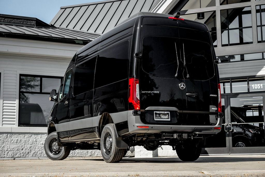 Used 2025 Mercedes-Benz Sprinter 2500 image 2