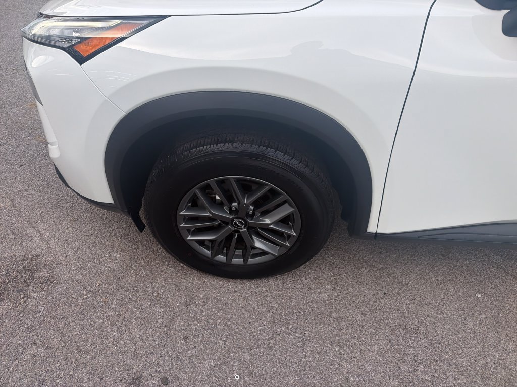 Used 2024 Nissan Rogue S FWD image 10