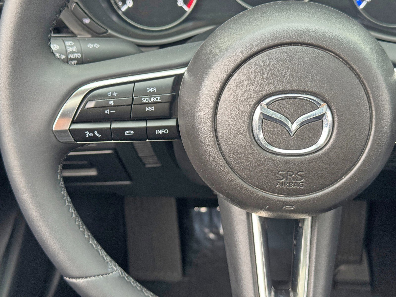 Used 2025 MAZDA MAZDA3 s image 19