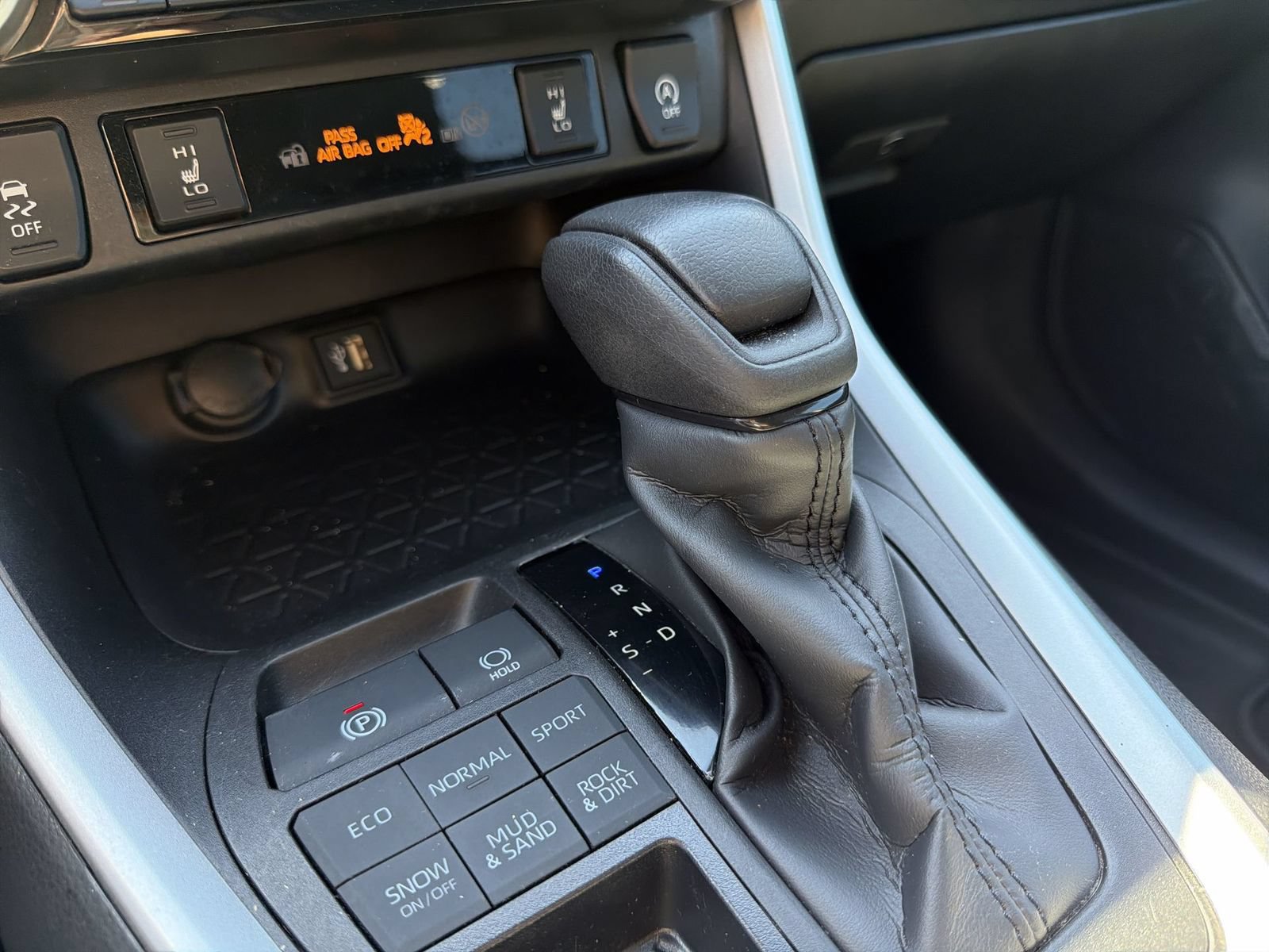 Used 2023 Toyota RAV4 XLE w/ Convenience Package AWD/4WD image 18