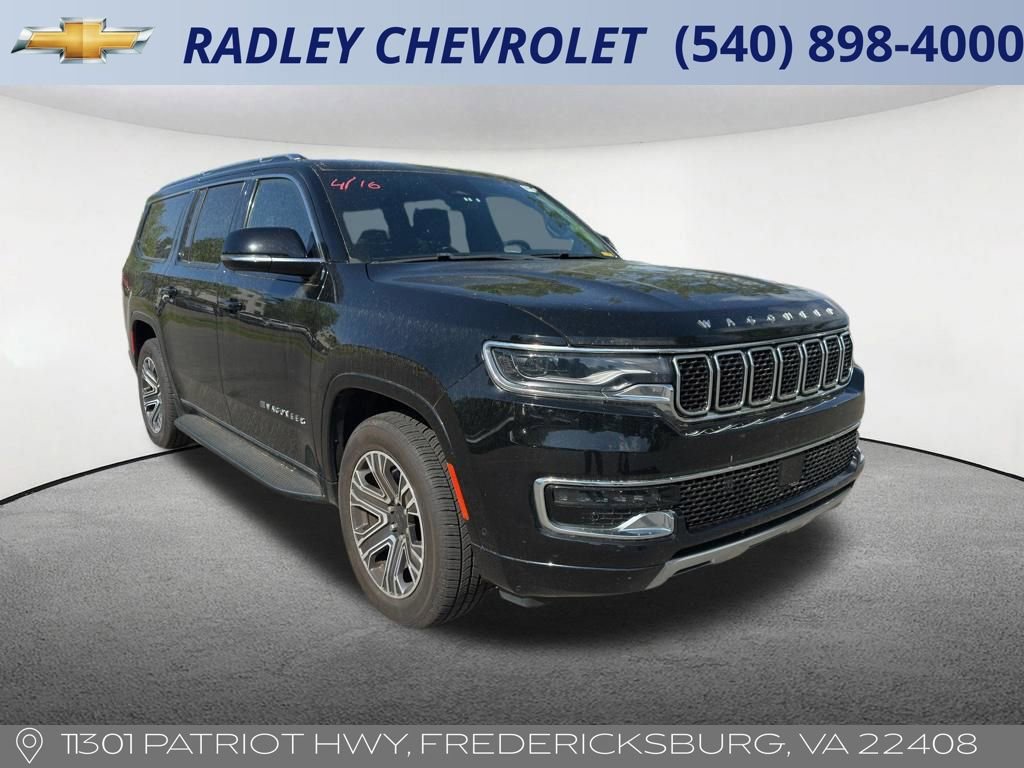 Used 2024 Jeep Wagoneer L Series II w/ Flexible Seating Group AWD/4WD image 3