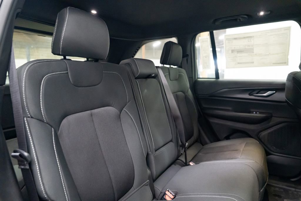 New 2025 Jeep Grand Cherokee Laredo X w/ Luxury Tech Group I image 30