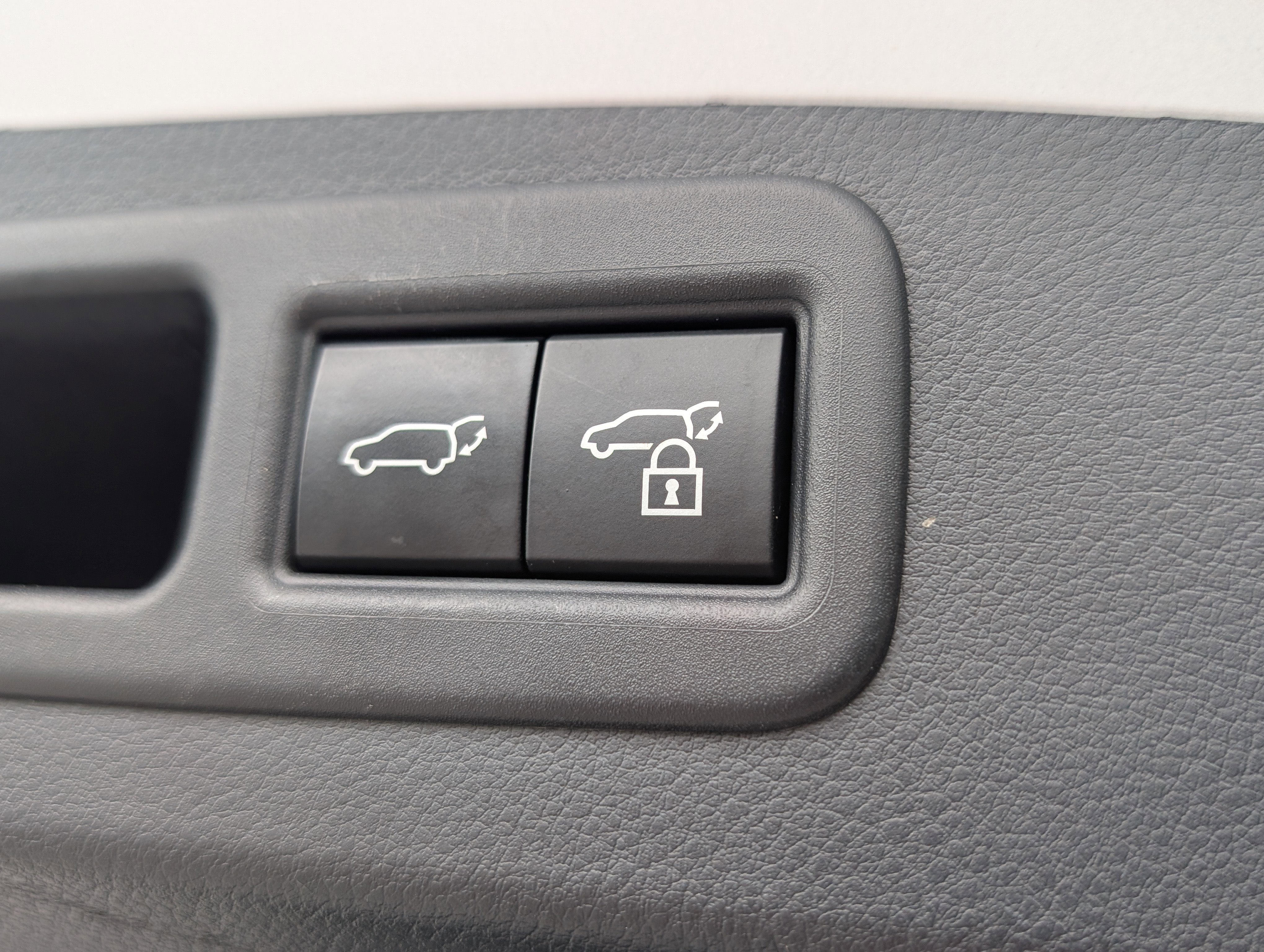 Certified 2023 Lexus RX 350 RX 350h Premium Plus w/ Accessory Package (2T) image 14