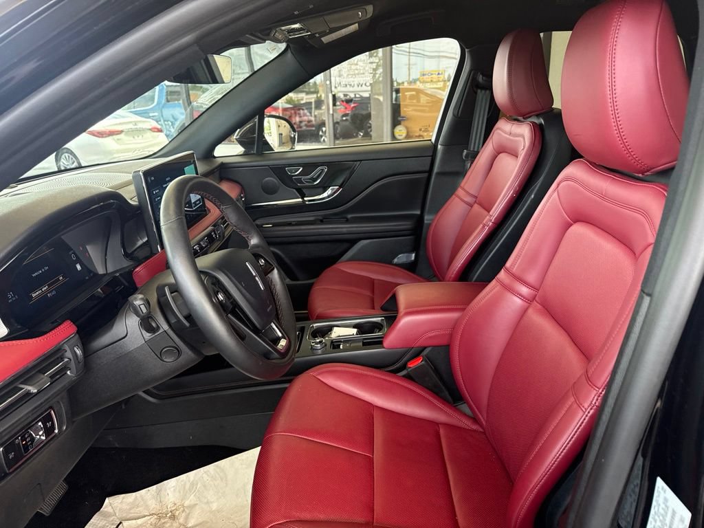 Certified 2025 Lincoln Corsair Reserve AWD/4WD image 9