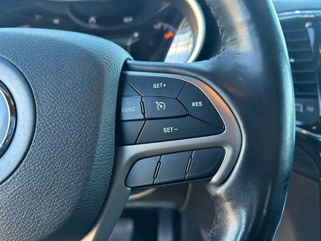 Used 2021 Jeep Grand Cherokee Laredo X image 12