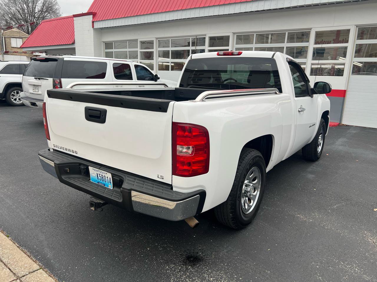 Used 2010 Chevrolet Silverado 1500 W/T w/ LS Package RWD image 5