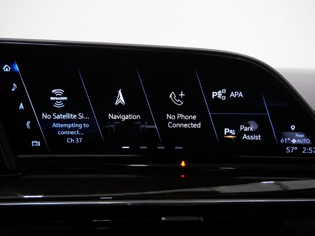 Used 2023 Cadillac Escalade ESV Premium Luxury Platinum AWD/4WD image 18