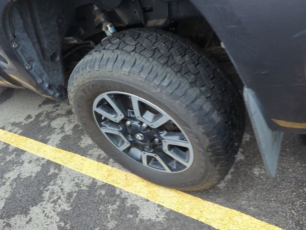 Used 2016 Toyota Tundra SR5 w/ TRD Off Road Package image 5