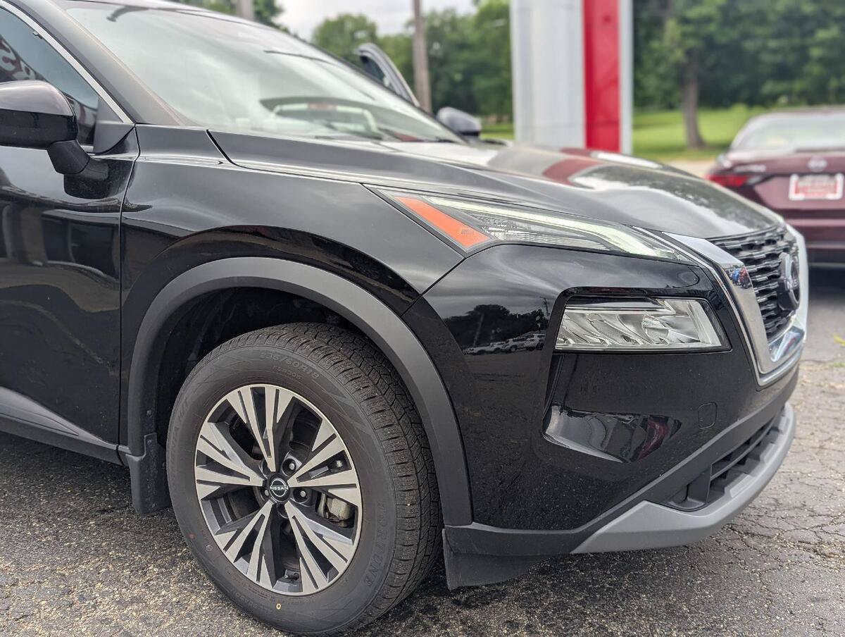 Used 2023 Nissan Rogue SV AWD/4WD image 14