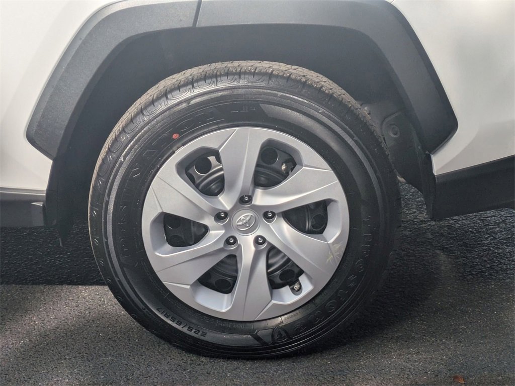 Used 2025 Toyota RAV4 LE image 33