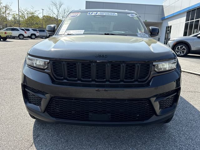 Used 2023 Jeep Grand Cherokee Altitude image 8
