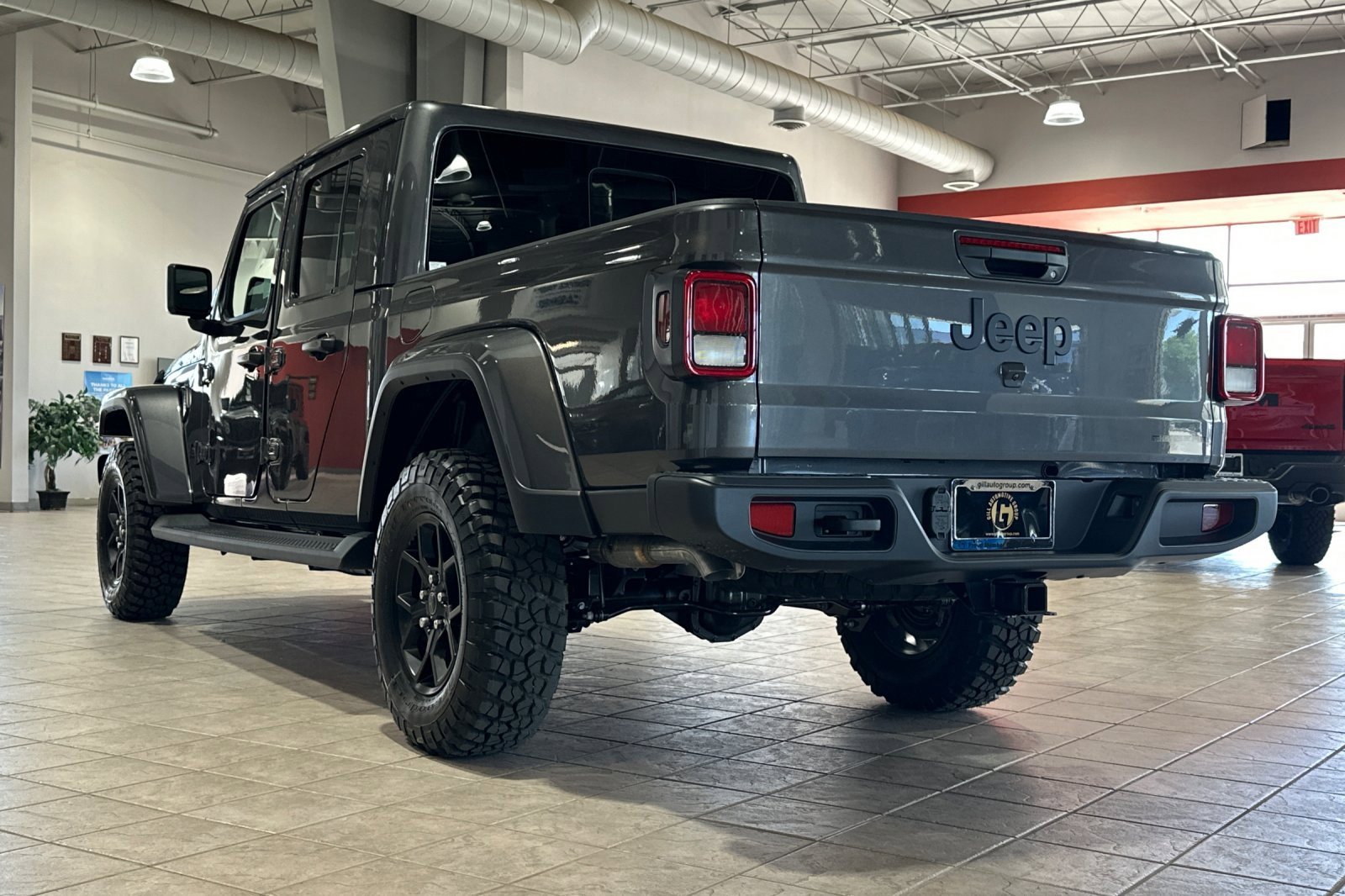 New 2025 Jeep Gladiator Sport image 4