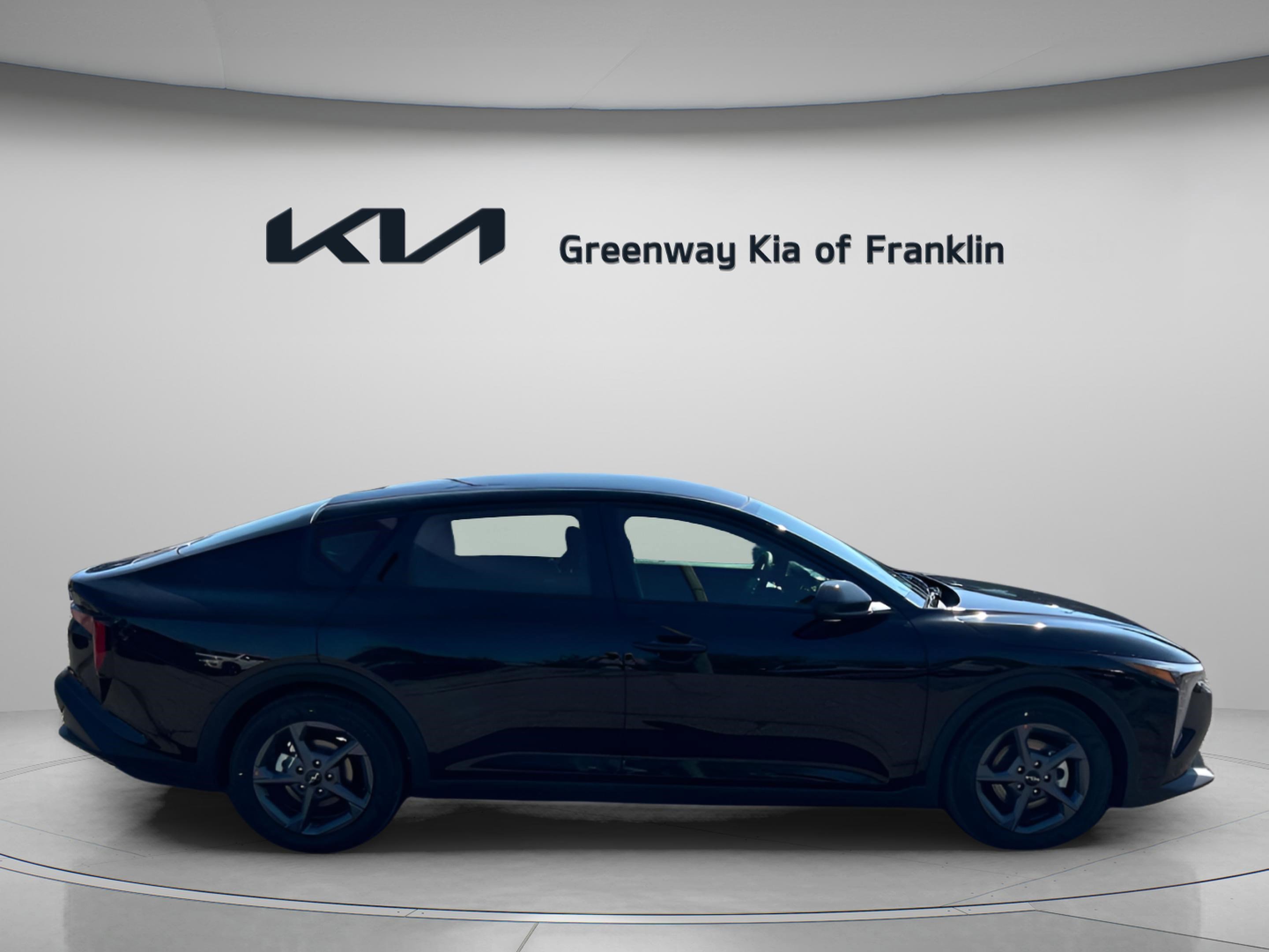 New 2025 Kia K4 LXS image 8