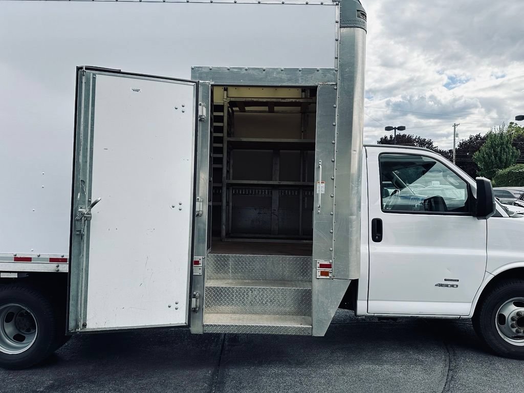 Used 2021 Chevrolet Express 4500 Extended w/ Power Convenience Package RWD image 36